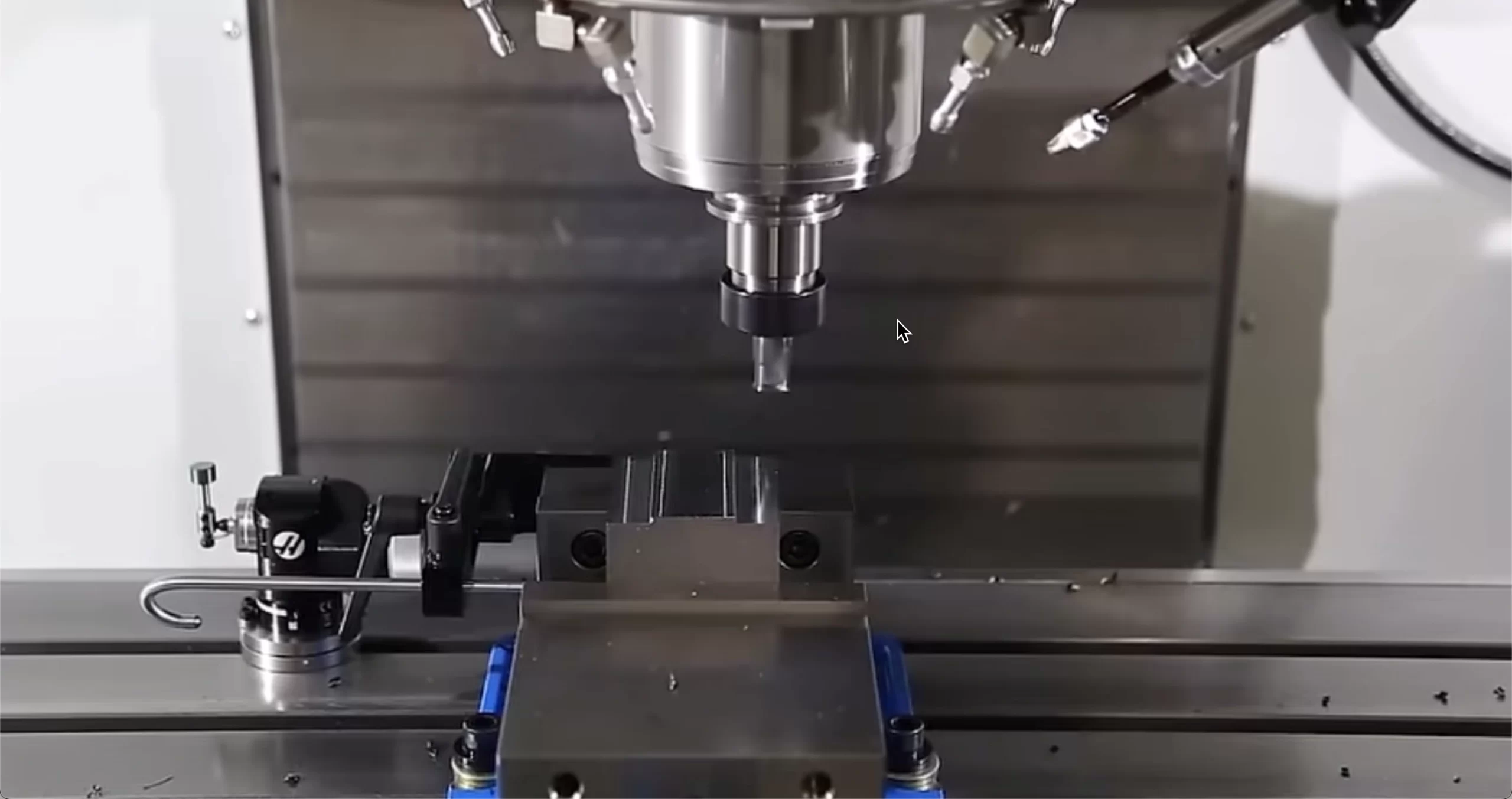 overlaly machining center